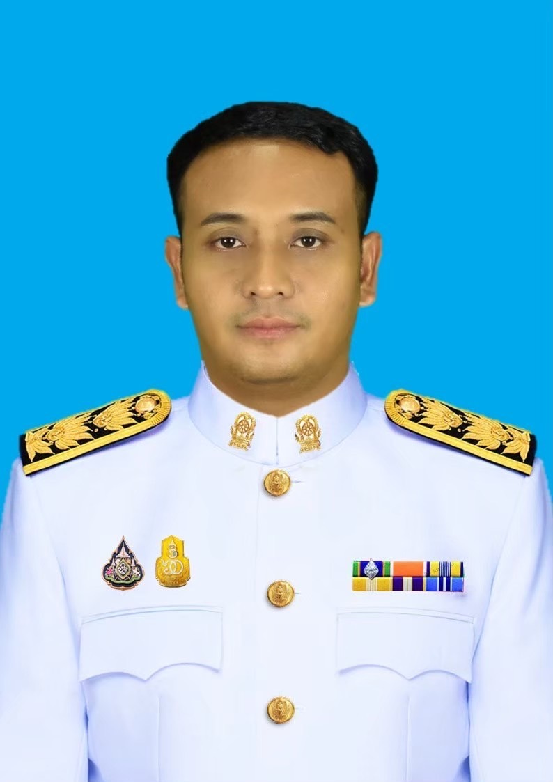 นายณรงค์ฤทธิ์ เนาวิรัตน์