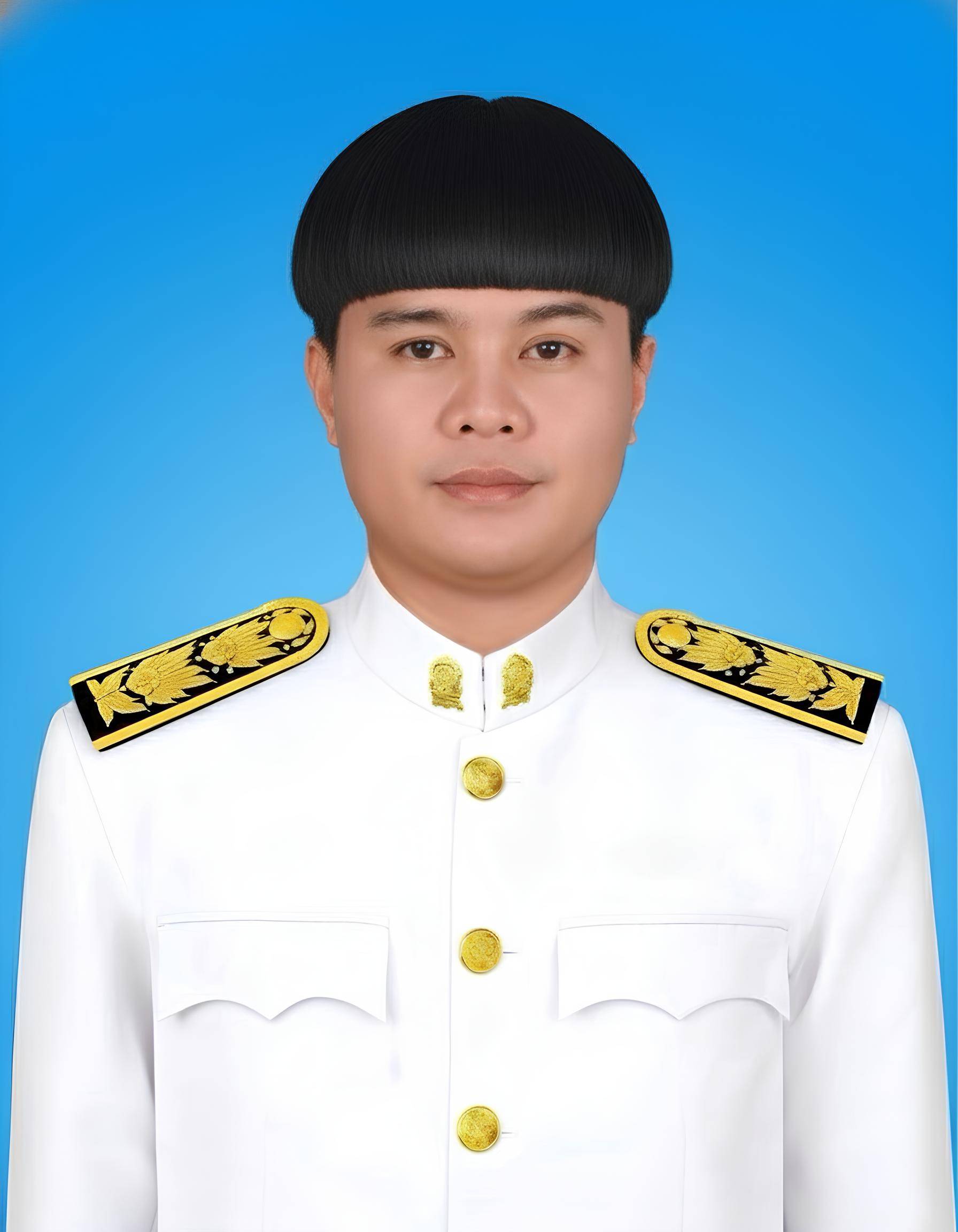 นายอภิรักษ์ บุญกอง